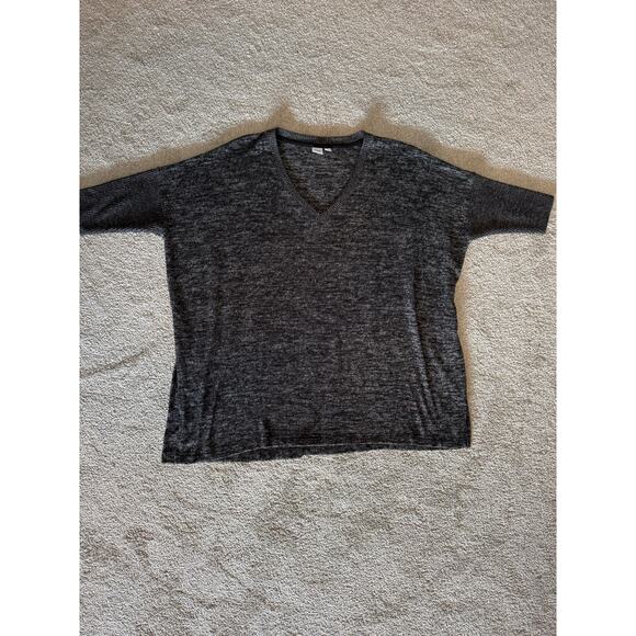 Gap Maternity V-Neck Lightweight Knit Sweater, Women's Size S - Picture 3 of 6